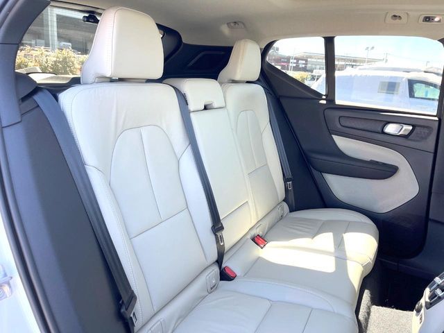 VOLVO XC40 2021 Image 31