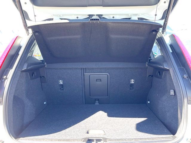 VOLVO XC40 2021 Image 31