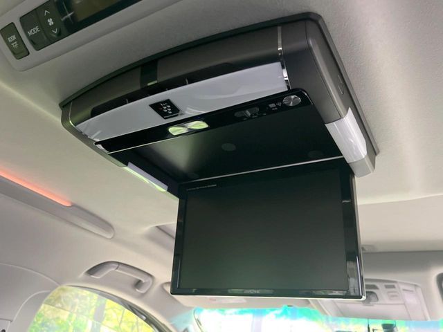 TOYOTA VELLFIRE 2013 Image 31