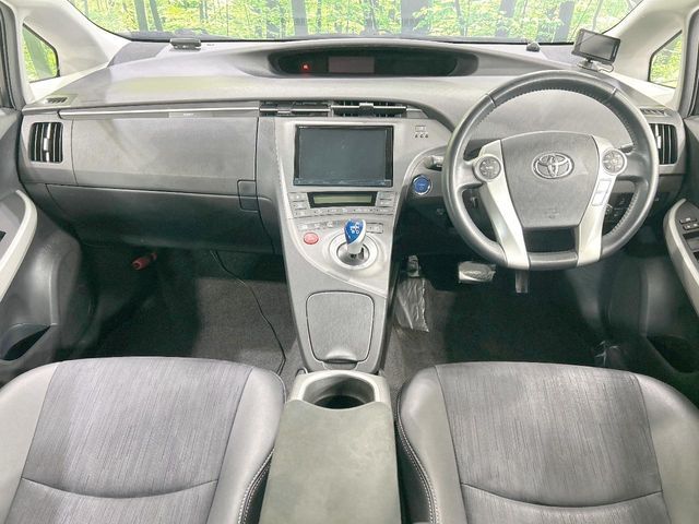 TOYOTA PRIUS 2012 Image 31