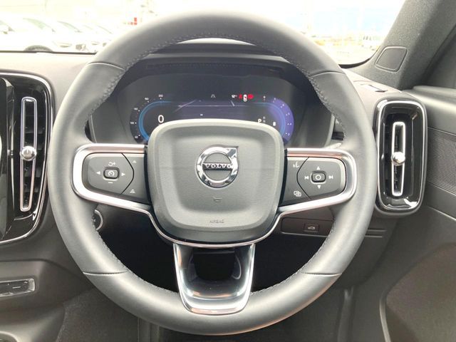 VOLVO XC40 2022 Image 31