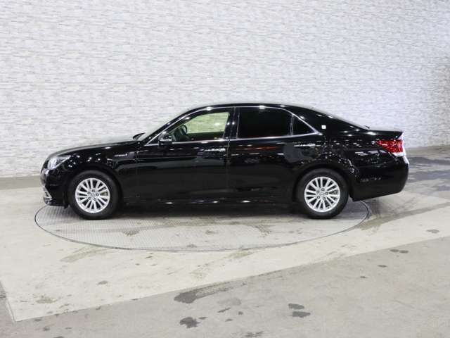 TOYOTA CROWN SEDAN HYBRID 2017 Image 31