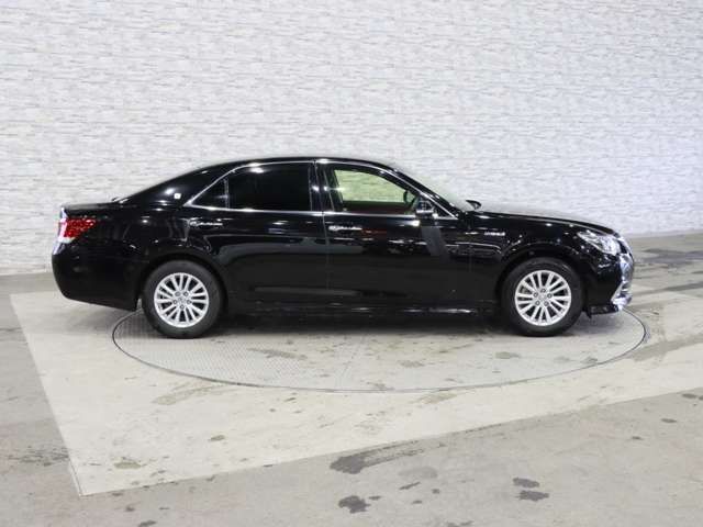 TOYOTA CROWN SEDAN HYBRID 2017 Image 31