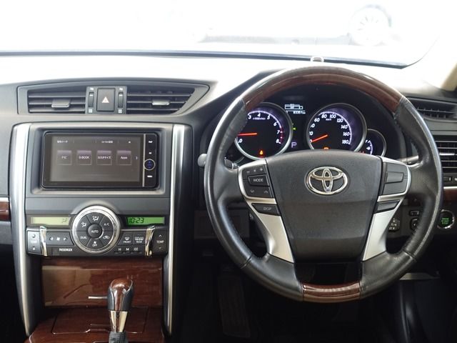TOYOTA MARK X 2013 Image 31
