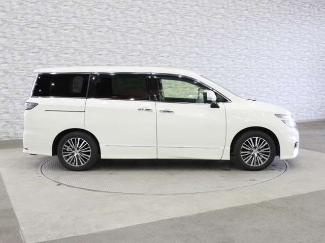 NISSAN ELGRAND 2018 Image 31