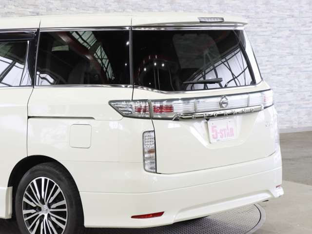 NISSAN ELGRAND 2018 Image 31