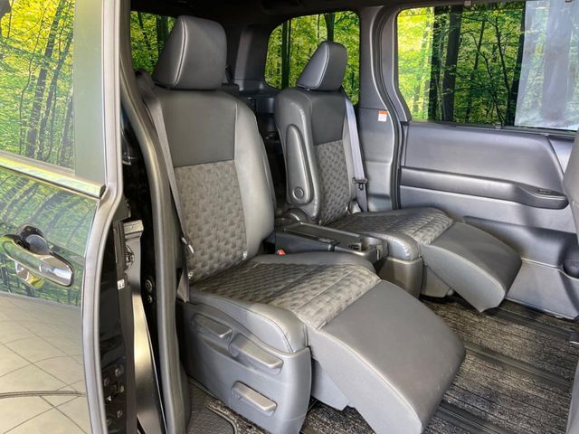 TOYOTA VOXY HYBRID 2025 Image 31