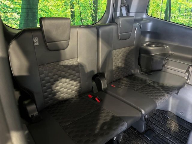 TOYOTA VOXY HYBRID 2025 Image 31