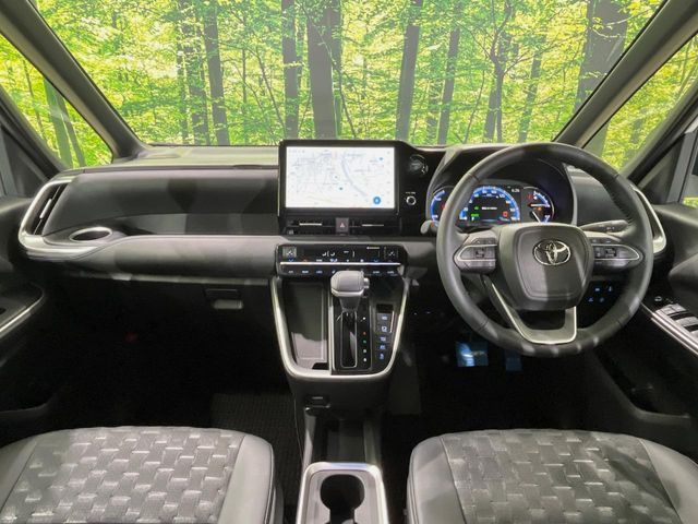 TOYOTA VOXY HYBRID 2024 Image 31