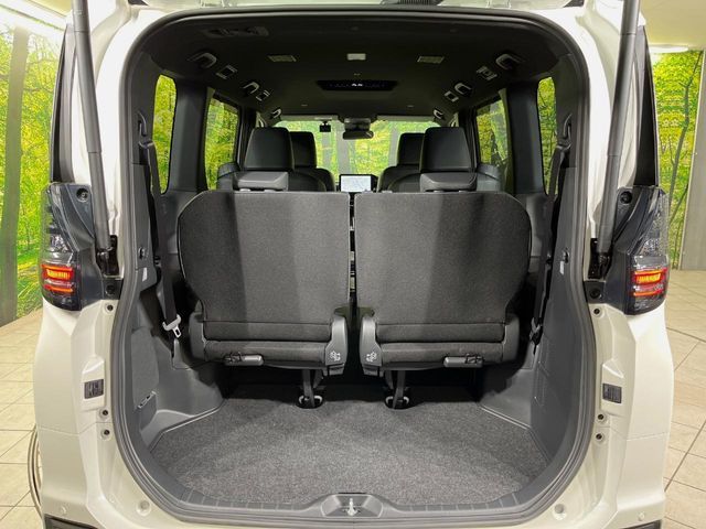 TOYOTA VOXY HYBRID 2024 Image 31