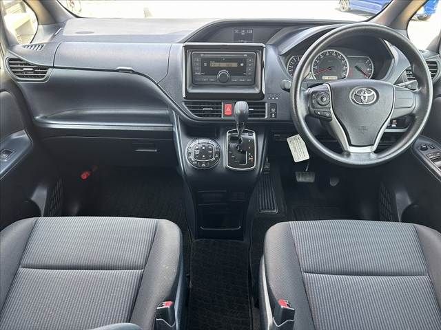 TOYOTA VOXY 2014 Image 31