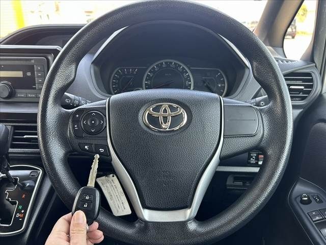 TOYOTA VOXY 2014 Image 31