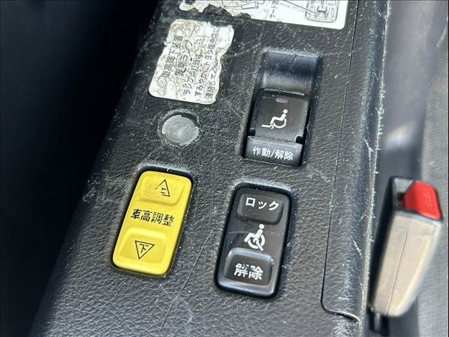 TOYOTA VOXY 2014 Image 31