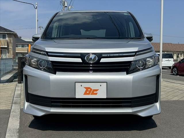 TOYOTA VOXY 2014 Image 31