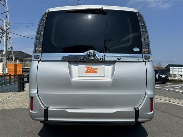 TOYOTA VOXY 2014 Image 31