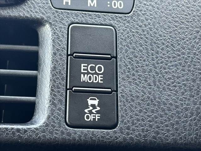 TOYOTA VOXY 2014 Image 31