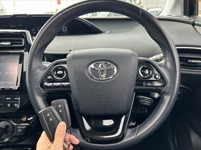 TOYOTA PRIUS 2017 Image 31