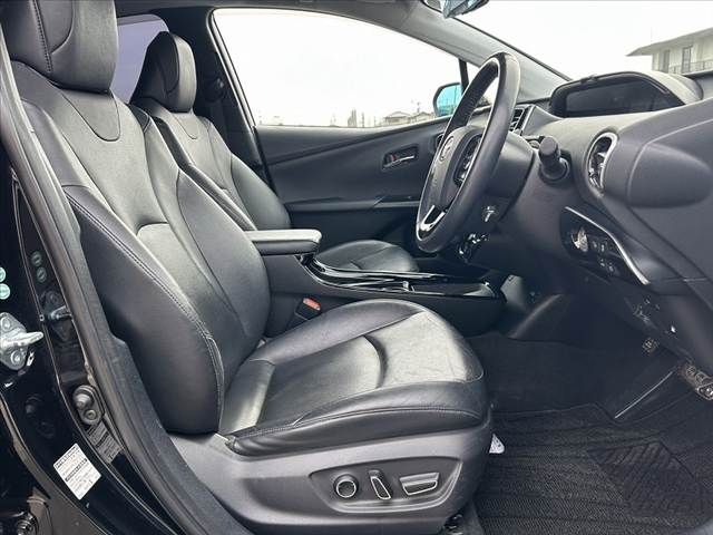 TOYOTA PRIUS 2017 Image 31