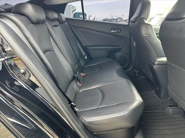 TOYOTA PRIUS 2017 Image 31