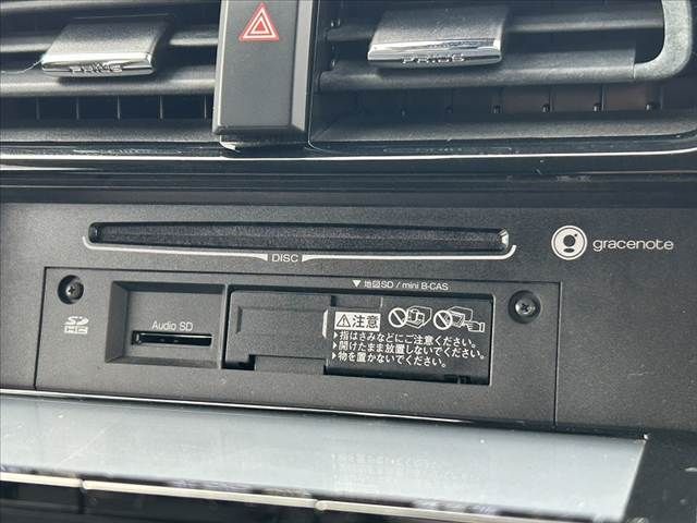 TOYOTA PRIUS 2017 Image 31