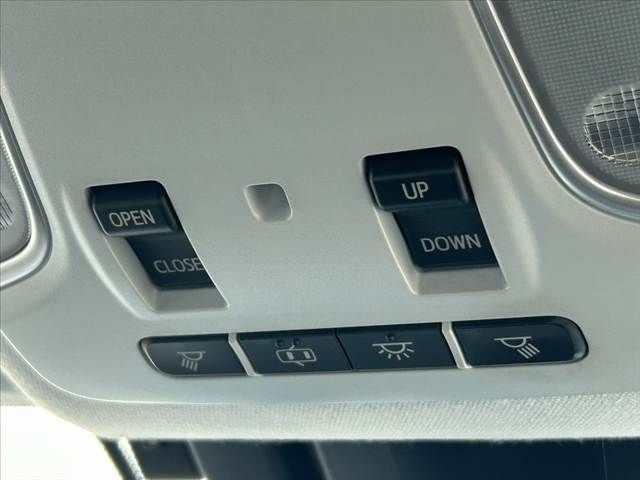 TOYOTA PRIUS 2017 Image 31