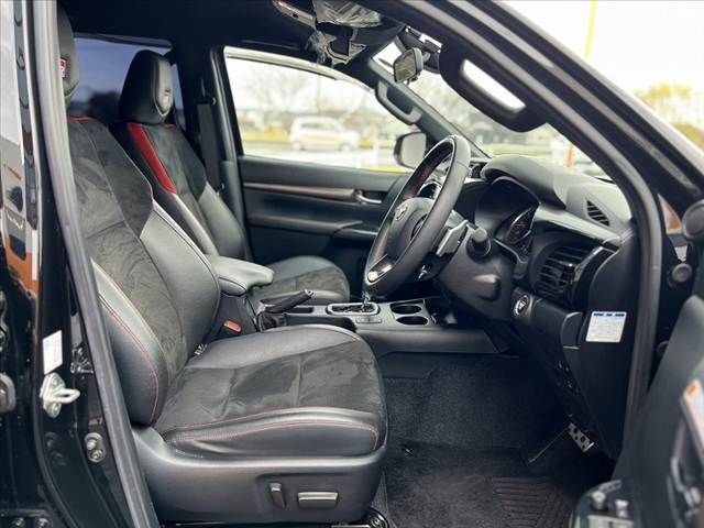 TOYOTA HILUX 4WD 2022 Image 31