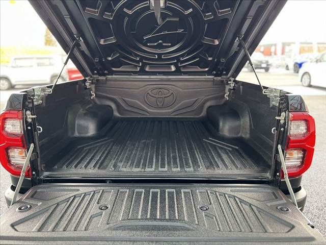 TOYOTA HILUX 4WD 2022 Image 31