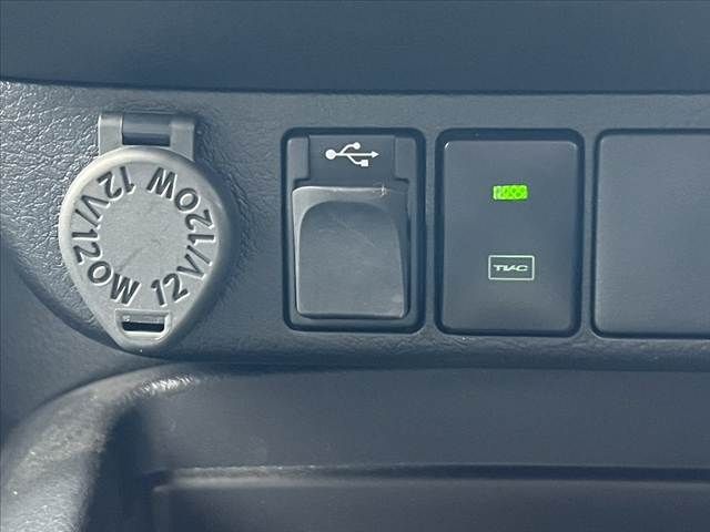 TOYOTA HILUX 4WD 2022 Image 31