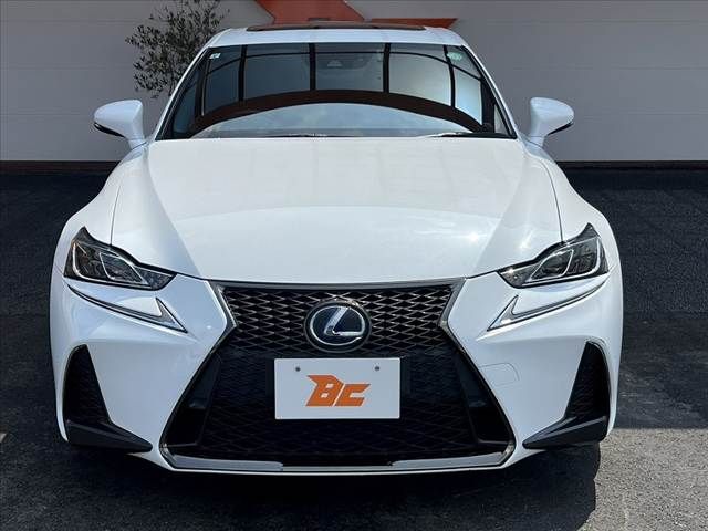 TOYOTA LEXUS IS300H 2017 Image 31