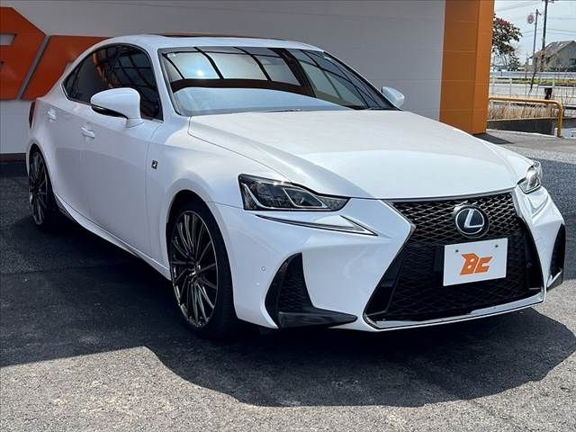 TOYOTA LEXUS IS300H 2017 Image 31