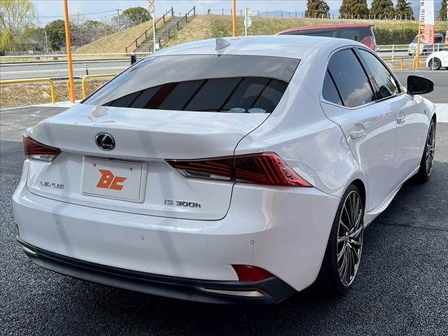 TOYOTA LEXUS IS300H 2017 Image 31