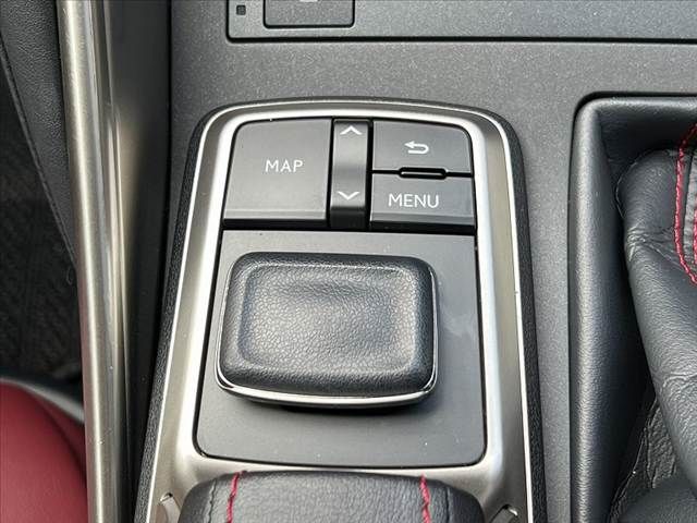 TOYOTA LEXUS IS300H 2017 Image 31