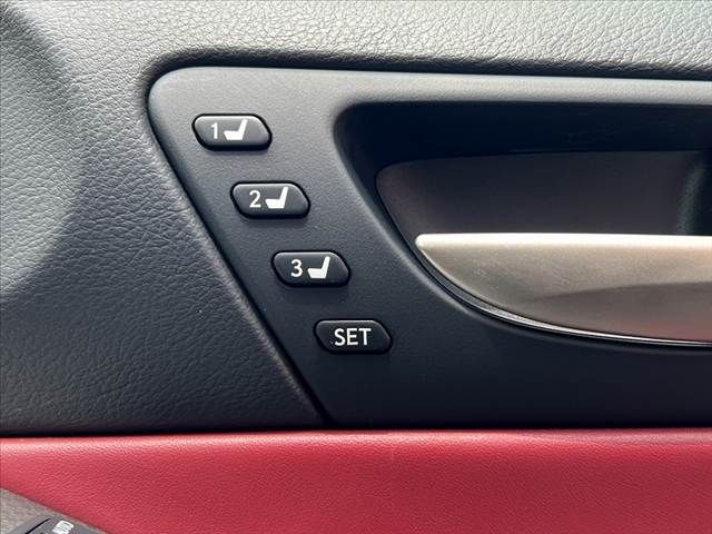 TOYOTA LEXUS IS300H 2017 Image 31