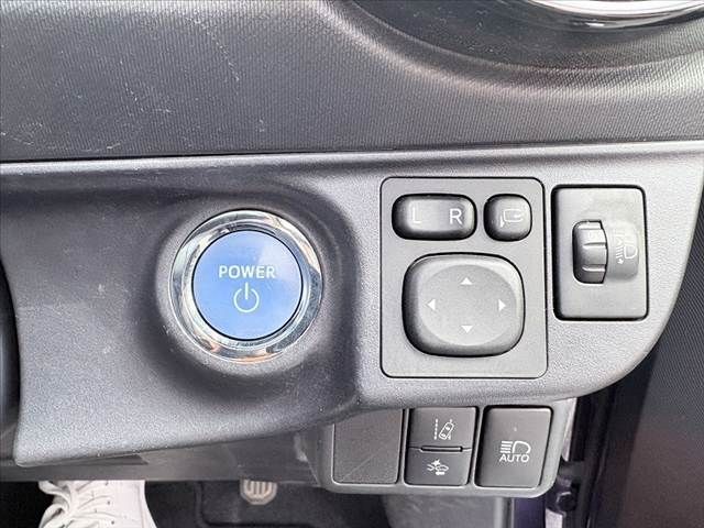 TOYOTA AQUA 2018 Image 31