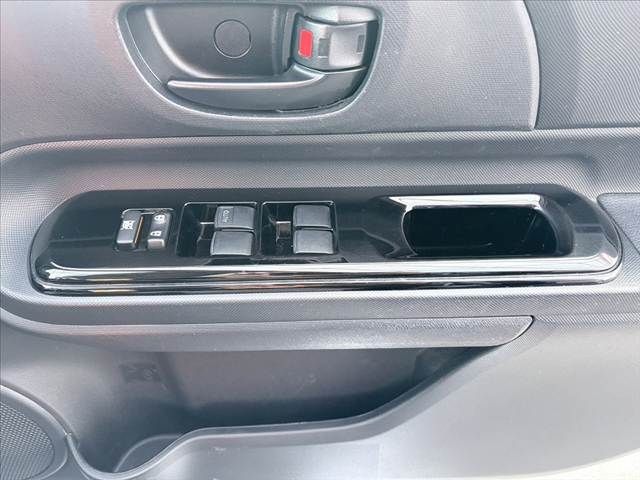 TOYOTA AQUA 2018 Image 31