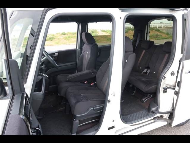 HONDA N BOX CUSTOM 2018 Image 31