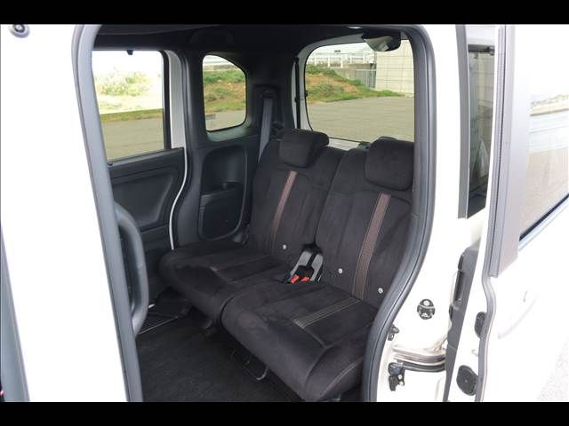 HONDA N BOX CUSTOM 2018 Image 31