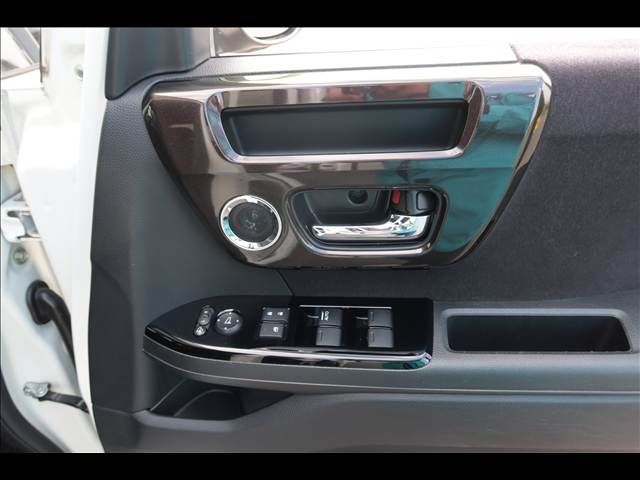 HONDA N BOX CUSTOM 2018 Image 31