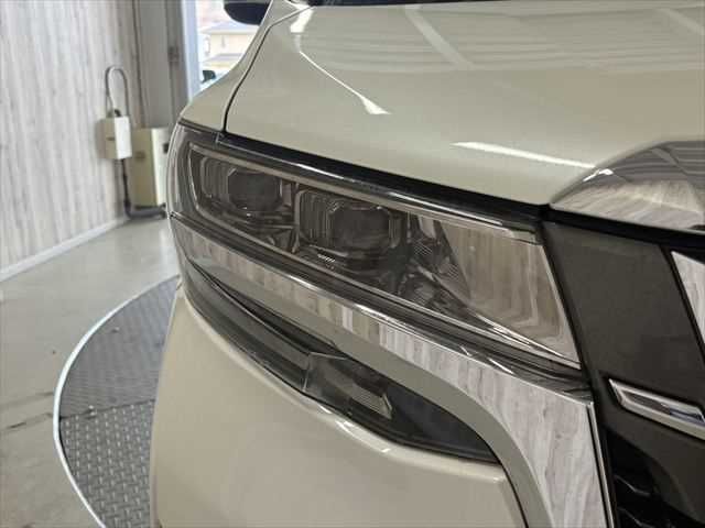 TOYOTA ALPHARD HYBRID 4WD 2018 Image 31