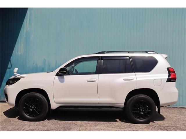 TOYOTA LANDCRUISER PRADO 2022 Image 31