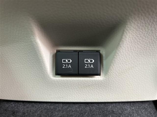 TOYOTA CAMRY HYBRID 2020 Image 31