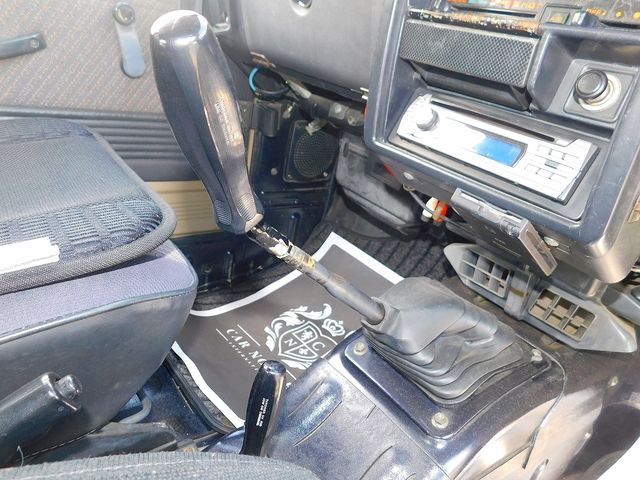 SUZUKI JIMNY VAN 4WD 1993 Image 31