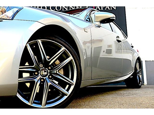 TOYOTA LEXUS IS300H 2018 Image 31