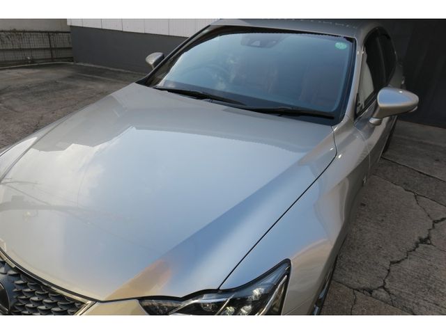 TOYOTA LEXUS IS300H 2018 Image 31