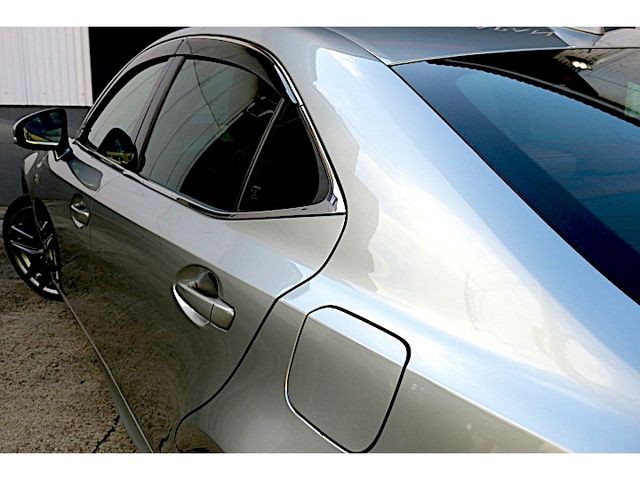 TOYOTA LEXUS IS300H 2018 Image 31