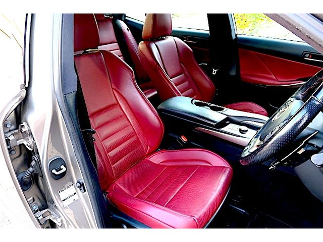 TOYOTA LEXUS IS300H 2018 Image 31