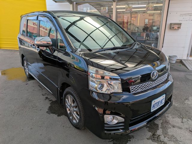 TOYOTA VOXY 2013 Image 31