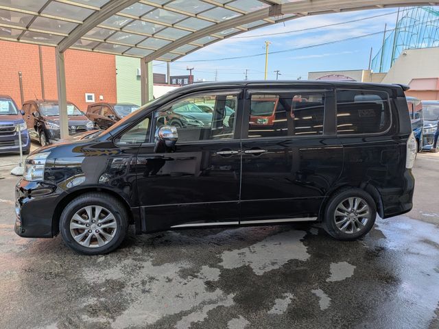 TOYOTA VOXY 2013 Image 31