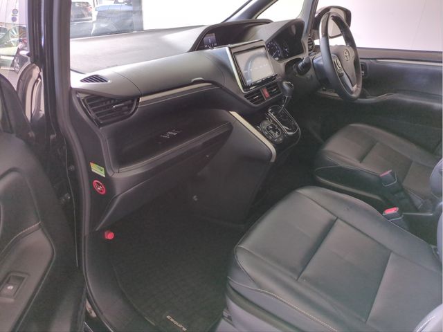 TOYOTA ESQUIRE 2017 Image 31