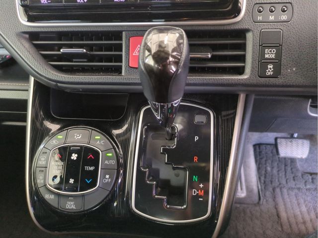 TOYOTA ESQUIRE 2017 Image 31